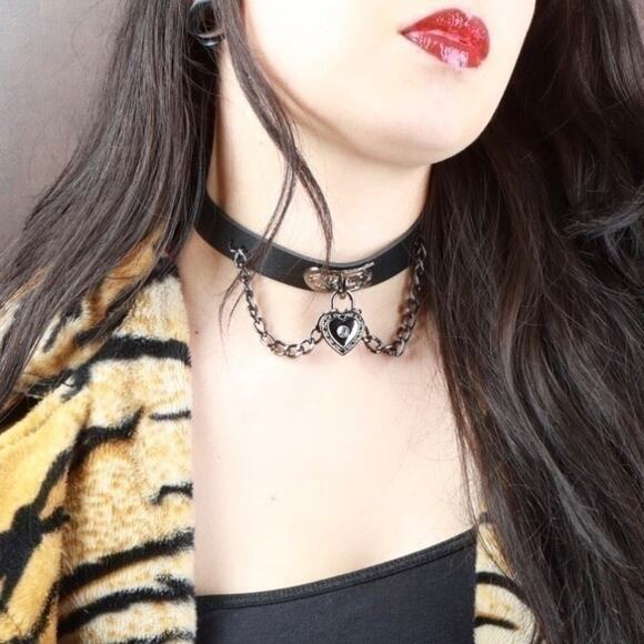 Heart Chain Choker - Black - Picture 2 of 3